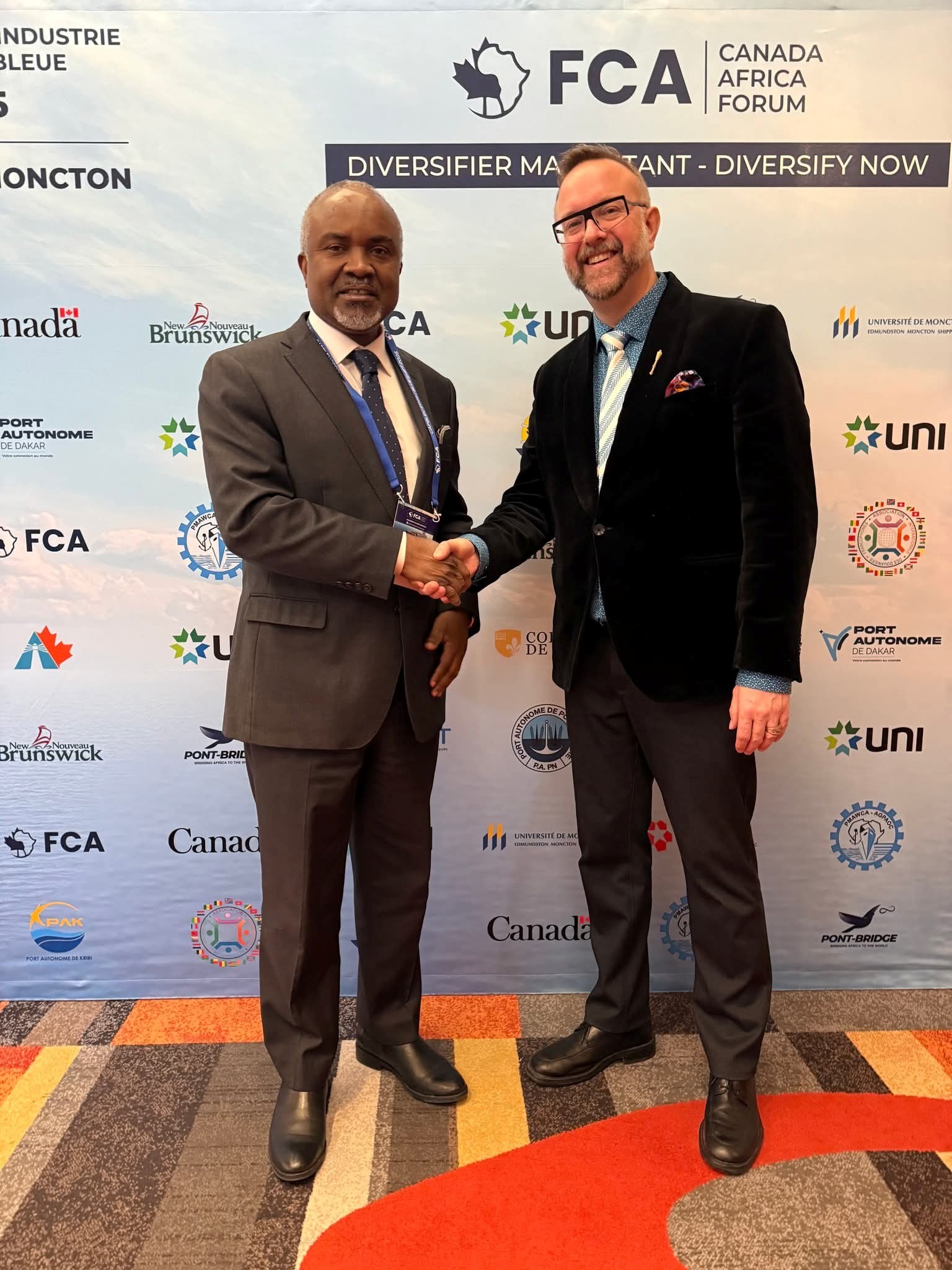 Dans le cadre du forum sur l&rsquo;économie bleue au Nouveau-brunswick, le Haut-Commissaire de la République gabonaise, SEM Alexis Bengone a rencontré 13 novembre 2025 l’Honorable Luke Randall Ministre du développement économique et des petites entreprises.